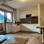 Jedelerhof Нойштифт-им-Штубайталь